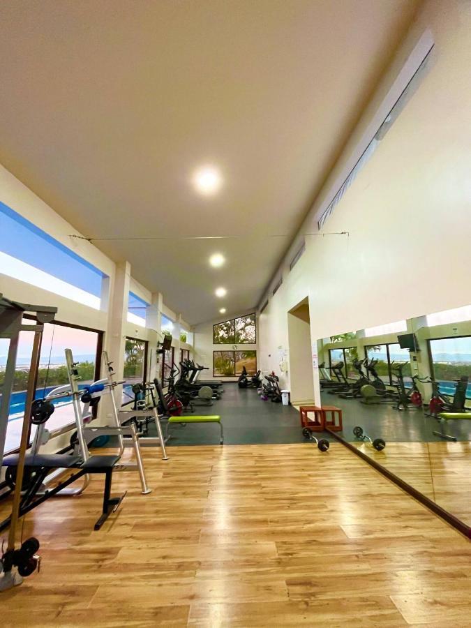 Cr Mariposa Rentals Lakeview Penthouse With Office Space, Pool, Gym, Tennis Santa Ana  Ngoại thất bức ảnh